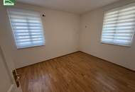 Elegant Wohnen im Grünen! Großzügige Doppelhaushälfte mit Terrassen, Garten und 2 Parkplätzen.