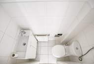 Direkt am Schweizergarten: Schöne 2-Zimmer-Wohnung mit separater Küche