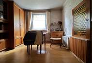 Attraktives Baugrundstück mit sanierungsbedürftigem Haus – Perfekt für Bauträger