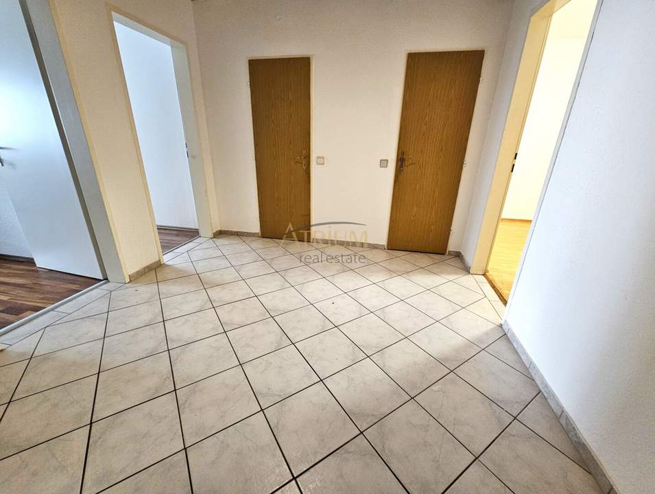 102m² Große 3 Zimmerwohnung mit Loggia nahe CITYGATE 1210 Wien. PROVISIONSFREI !