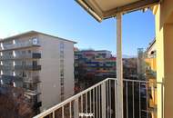 Schön sanierte Single/Pärchenwohnung mit Balkon