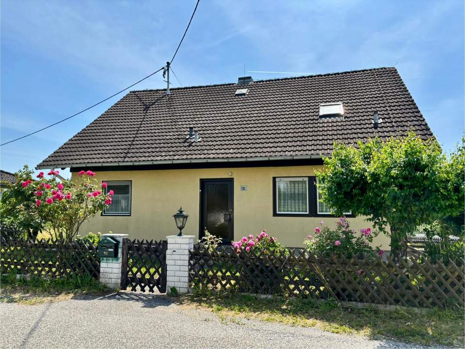 Geräumiges Einfamilienhaus mit großem Garten in absoluter Ruhelage (Sackgasse)
