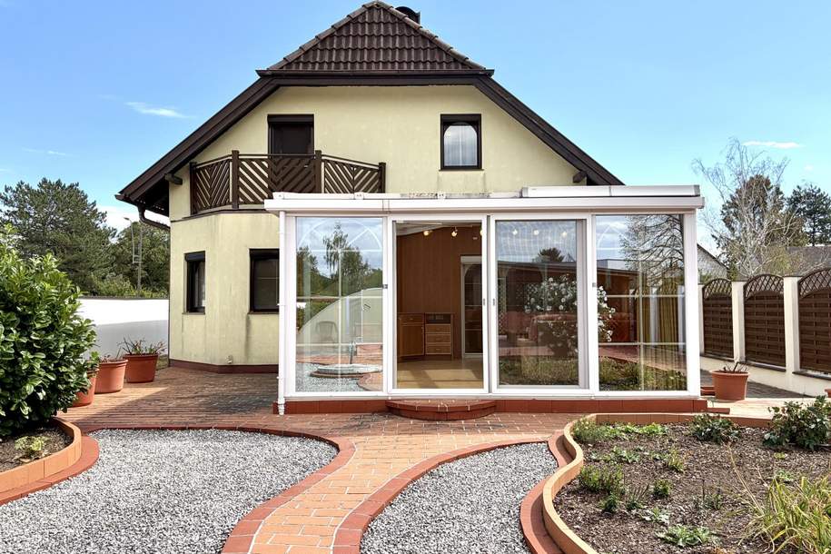 "Einfamilienhaus mit Pool, Sauna & 1.182 m² Grundstück in Strasshof", Haus-kauf, 599.000,€, 2231 Gänserndorf