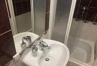 Stilaltbau im Servitenviertel !!! Ausblick in den ruhigen und begrünten Innenhof !!!