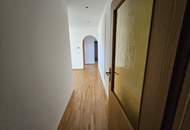 Neu sanierte 3-Zimmer Wohnung mit Küche und Balkon!
