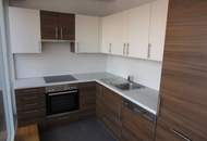 Klimatisierte 2-Zimmer-Wohnung mit zwei Terrassen und Ausblick auf das Schloss Schönbrunn und Steinhofkirche sowie ein opt. Stellplatz!