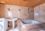 Platz trifft Potenzial – Wohnhaus mit Innenhof und Doppelgarage
