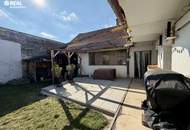 Landleben genießen: Einfamilienhaus mit Garten und Doppelgarage