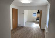 Tolles Mietwohnhaus mit Nebengebäude und Gartenhütte samt Sitzlaube an einer Sackgasse.