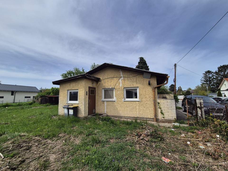 Platz für Visionen: Baugrundstück mit Altbestand