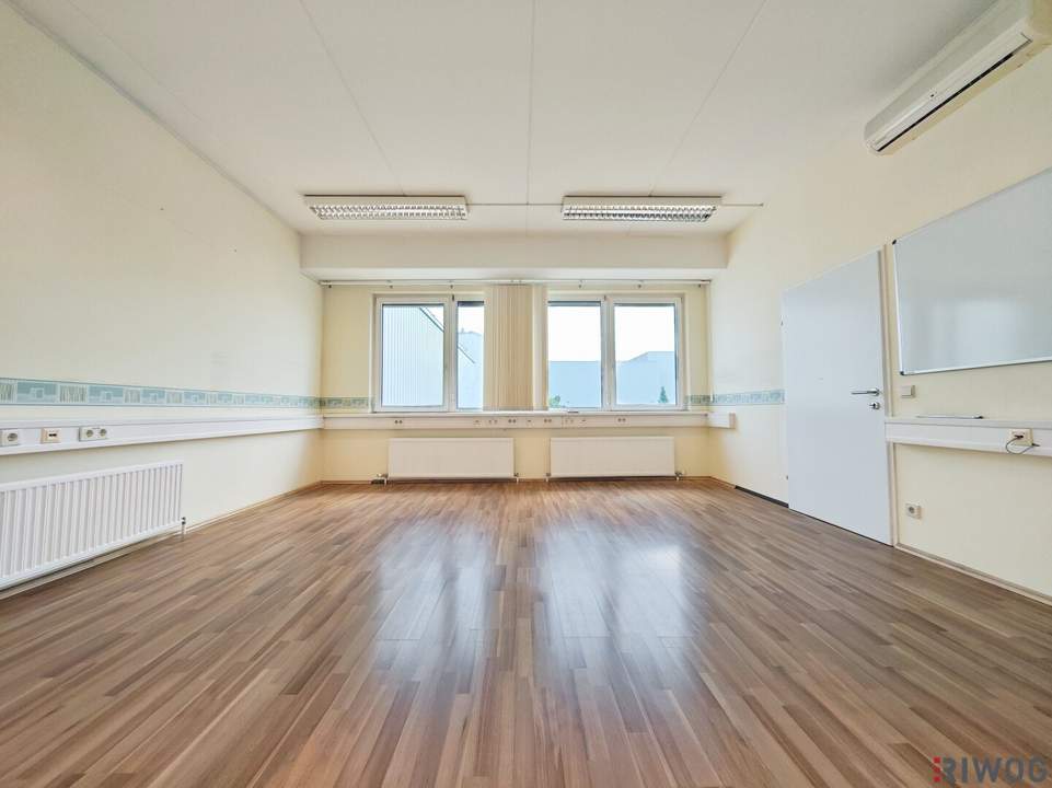 Helles Büro mit 113m² im IZ-Süd | Klima &amp; Parkplätze | Teeküche