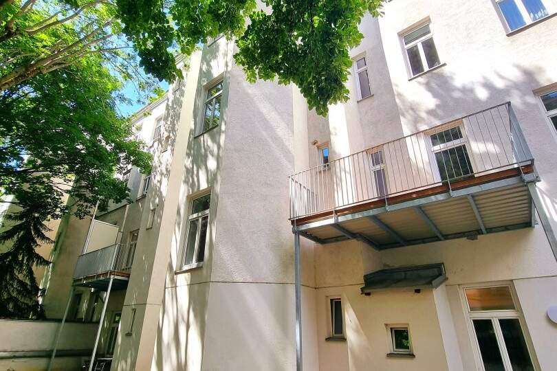 Entzückende Altbauwohnung mit Sanierungsbedarf! Balkon optional möglich! Grüner Innenhof + Ruhelage + Schönes Altbauhaus! Jetzt selbst gestalten und einziehen!, Wohnung-kauf, 219.000,€, 1150 Wien 15., Rudolfsheim-Fünfhaus