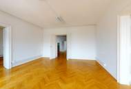 Altbaubüro mit Blick in den Resselpark