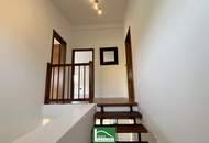 Low-energy house, very sacious with an additional office/practice or apartment of 70 m². Completely renovated in 2023.