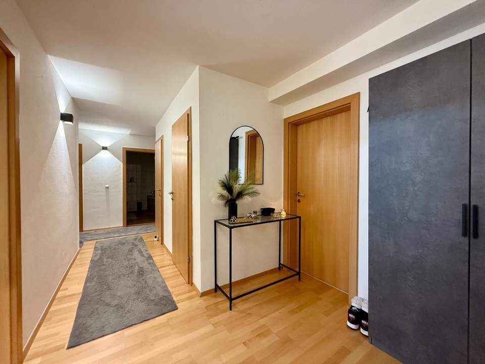 NEUER PREIS!!! EINZIEHEN &amp; WOHLFÜHLEN - Helle 3-Zimmer-Wohnung mit Terrasse und Parkplatz