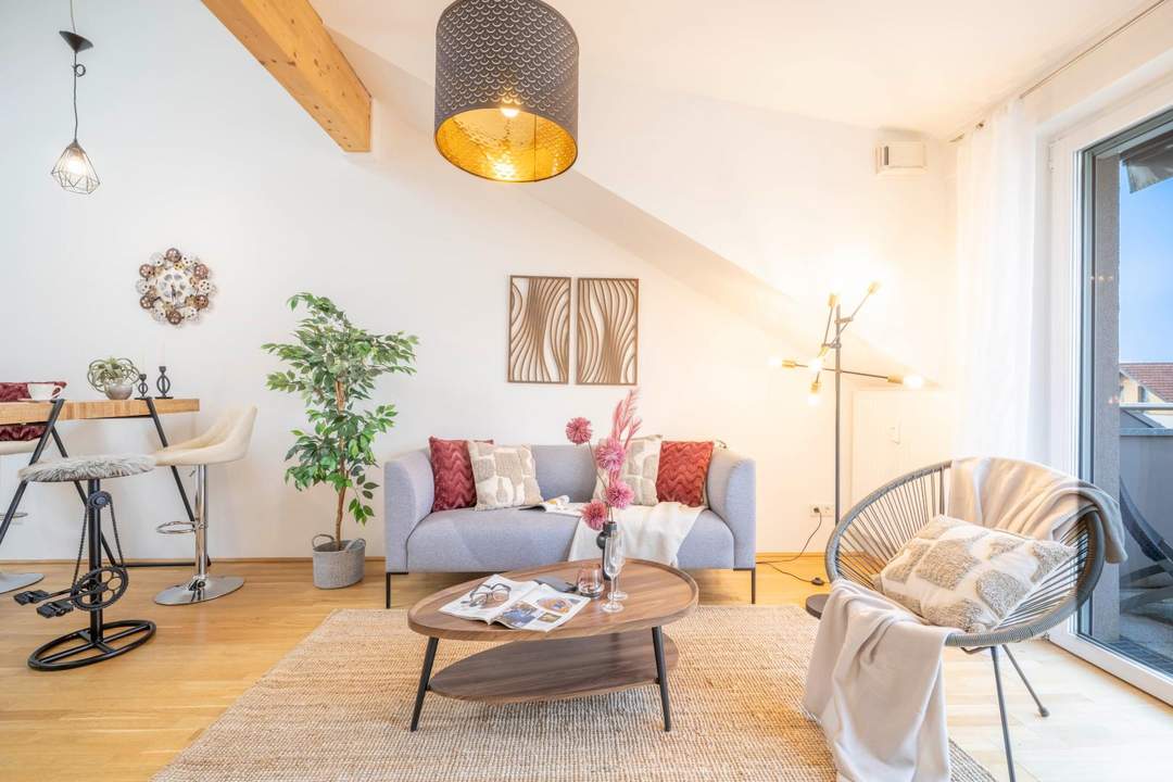Stilvolle Dachgeschosswohnung mit Dachterrasse und Weitblick in Neumarkt am Wallersee