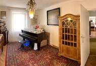 Privatverkauf: geschichtsträchtiges Haus im Martinsviertel Klosterneuburg - 1.711 m² Grundstück (1.119 m² Baugrund) mit Panorama-Fernblick - bis zu 6 Einheiten möglich