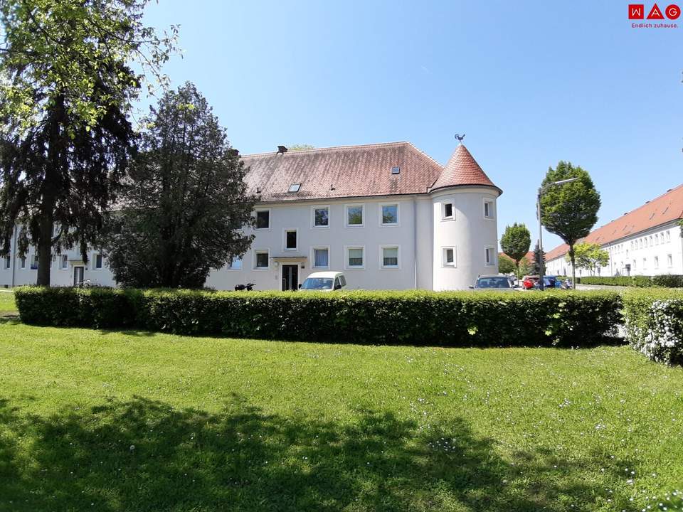 Eine umfassend sanierte 2 Zimmer-Wohnung mit tollem Grundriss, praktischem Abstellraum und sehr schönem Badezimmer wartet auf Sie! Sofort verfügbar!