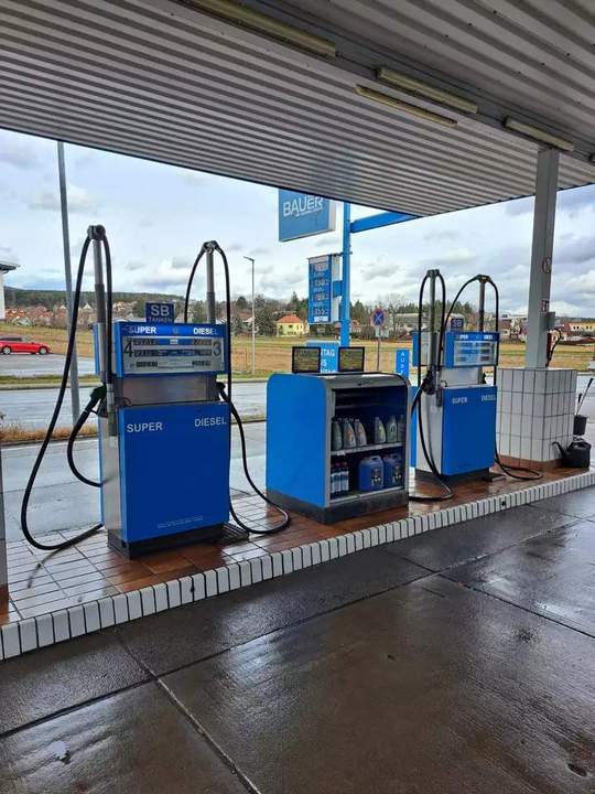 Tankstelle Frei- nicht Vertragsgebunden, Werkstatt 2 Betriebswohnungen und Gewerbegrund