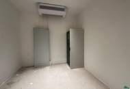 Erstbezug nach Sanierung – Repräsentatives Altbau-Büro nahe Rathaus mit Terrasse