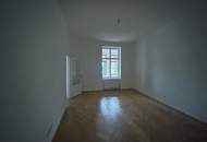 Nähe Sternwartepark / Gymnasiumstraße - Wintergarten - saniertes Dachgeschoss - zwischen Währungen Straße und Sternwartestraße