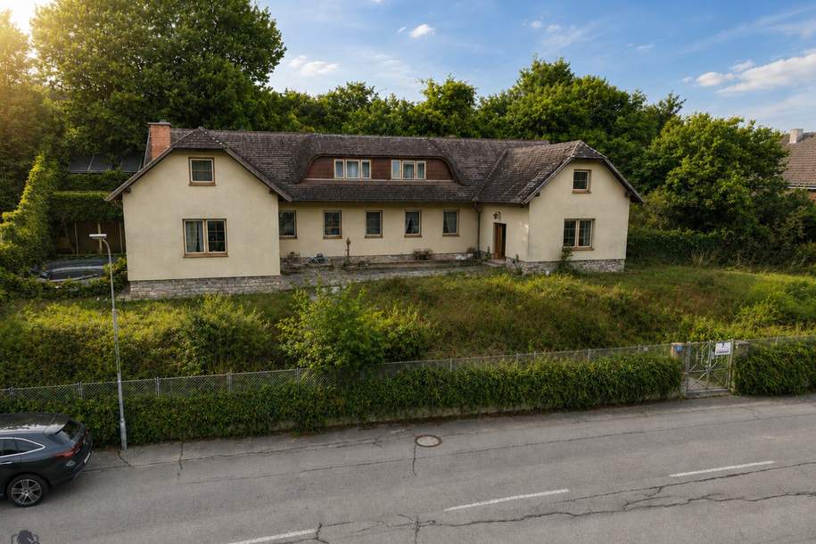 Großzügiges Zweifamilienhaus mit Innenhof, Gewölbekeller und traumhaftem Ausblick, Haus-kauf, 379.000,€, 3512 Krems(Land)