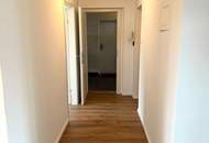 "Neu renovierte, 2-3 Zimmer - Wohnung + Loggia!"