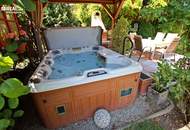 2241 Schönkirchen: Rarität! Traumhafte Wohlfühloase samt Schwimmhalle in bester Lage!