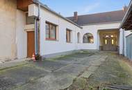 Traditionelles Landhaus mit idyllischem Innenhof in Mailberg!