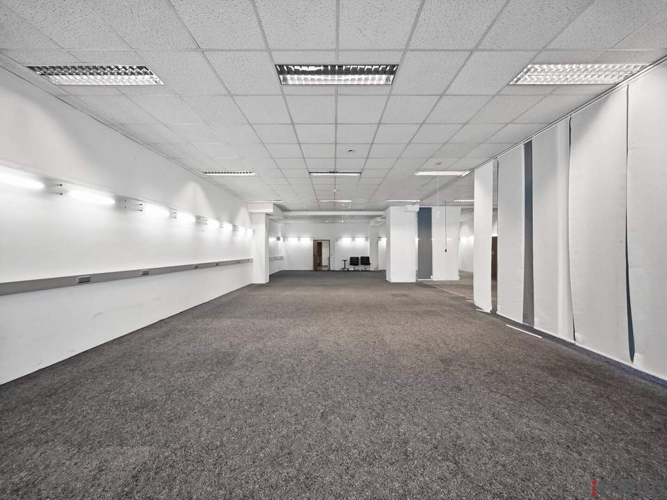 211m² Geschäftslokal/Büro-Lager Kombination mit ebenerdiger Zufahrt | Ladezone direkt vorm Lokal