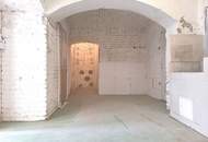 Helles Souterrain, alle Anschlüsse, Straßenzugang, Gebäude komplett saniert