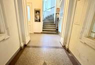Helle Wohnung mit Balkon auf ganzer Etage zzgl. Rohdachboden, Nähe Einsiedlerpark