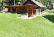 Großzügiges Wohnhaus am Dorfrand mit Nebengebäude