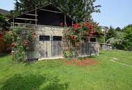 Renovierungsbedürftiges Wohnhaus mit sonnigem Garten