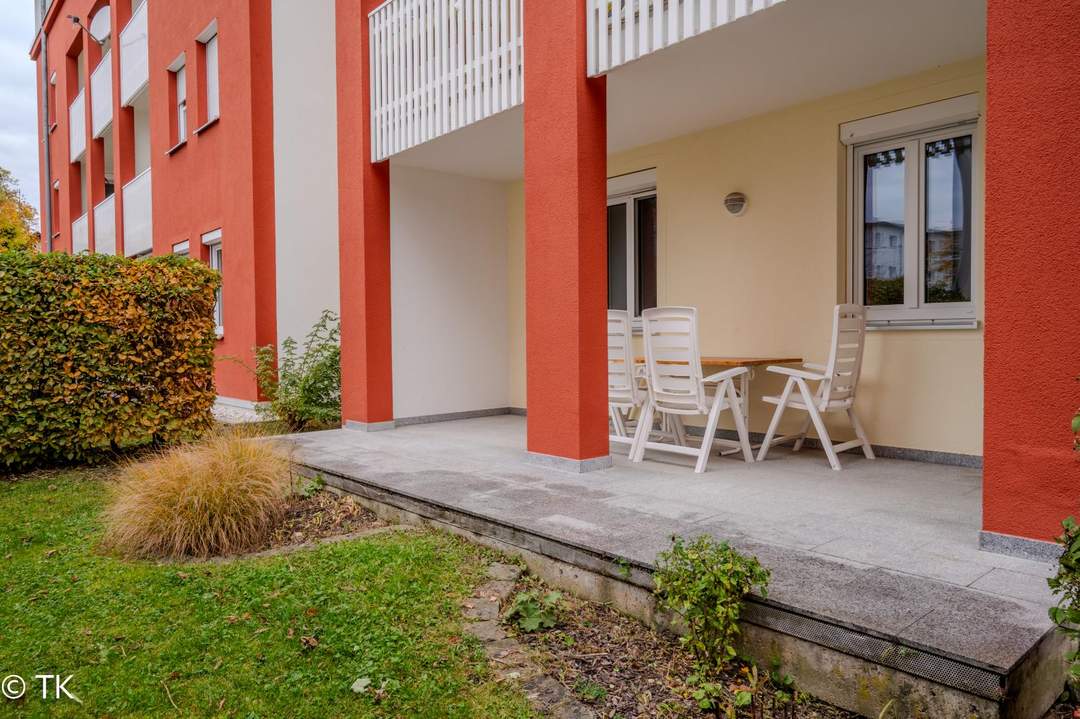 Freundliche Erdgeschosswohnung mit Tiefgaragenplatz und Loggia