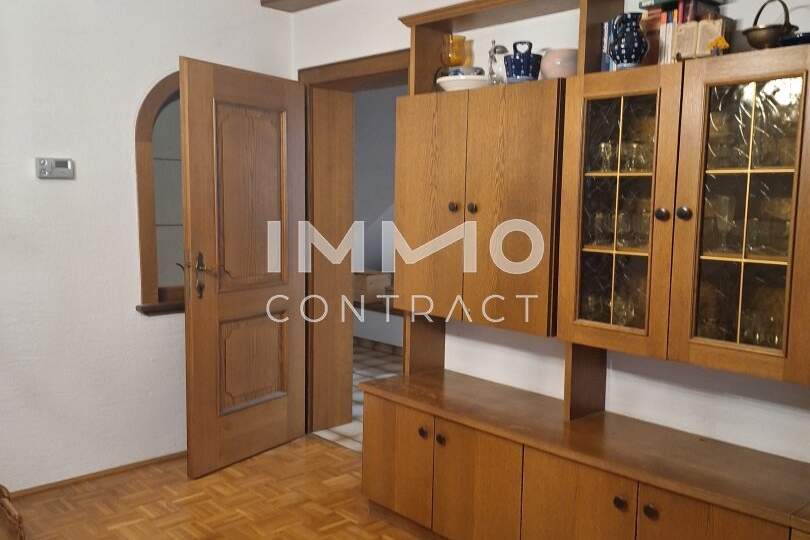 Große 4-Zi.-bzw. 6-Zi.Wohnung in Gmunden mit Balkon, Terrasse, Garage – Renovierungschance!, Wohnung-kauf, 379.000,€, 4810 Gmunden