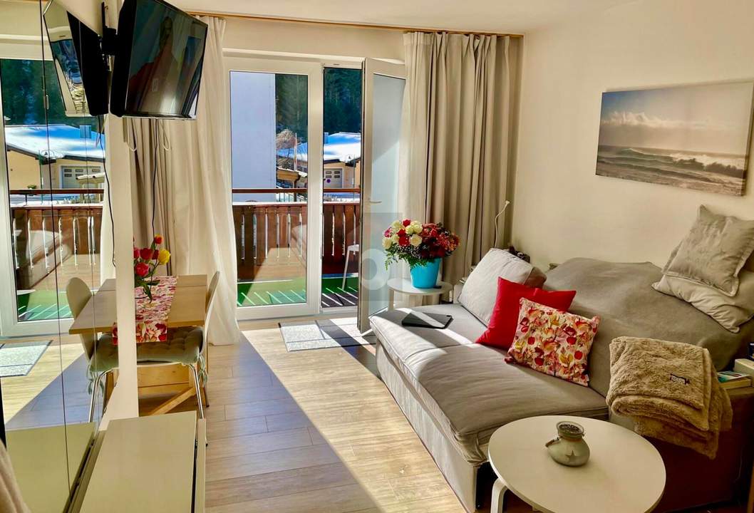 Preisreduktion! ZWEITWOHNSITZ! SUPER LAGE MIT VIEL SONNIGEM BALKON DIREKT NEBEM DEM LIFT