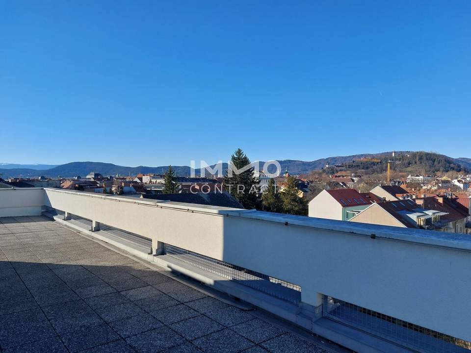 HERZ-JESU-VIERTEL HELLE 2-ZIMMERWOHNUNG IM LETZTEN STOCK MIT SCHÖNEM AUSBLICK + PARKPLATZ