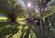 Schlitters: Kernsanierte Dachgeschosswohnung mit Balkon und Garten, 3 Schlafzimmer plus ein großer Raum für Gäste oder Homeoffice