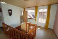 Großes Wohnhaus, großer Garten, große Maschinenhalle