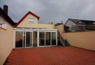 Bezugsfertiges kleines Haus mit Innenhof und Wintergarten!