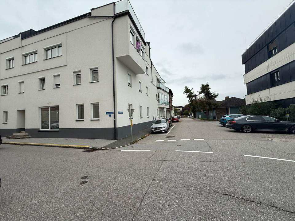 Gewerbefläche mit Charakter – modern, hell, zentral