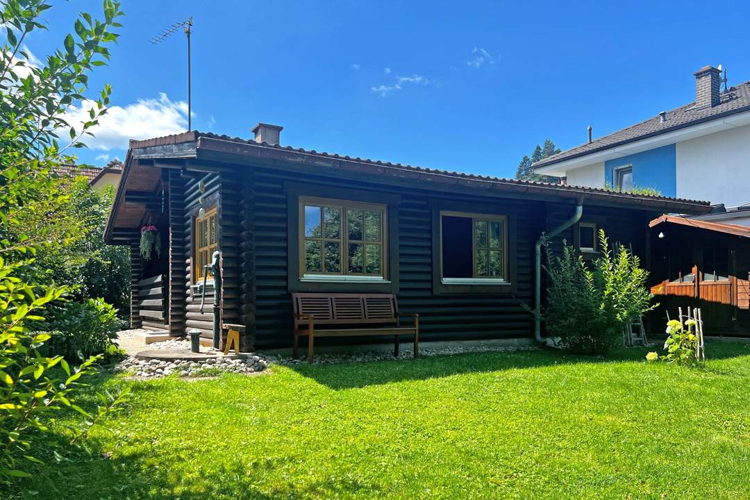 Gepflegtes Holzhaus auf ebenem Grundstück in ruhiger Lage im Ortskern