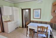 Kleines, sanierungsbedürftiges Miethaus in ruhiger Lage mit vielseitig nutzbarem Nebengebäude