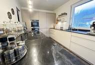 Unschlagbares Top-Angebot ! Luxuriöser Bungalow mit hochwertiger Ausstattung, Hohenems, zentrumsnah, sehr geräumige Dreier-Garage mit Fernbedienung, viel Grundstücksfläche, Gartenanlage, mit Terrasse, sehr gute Privat-Parksituation, Ruhelage, Sackgasse.