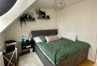 Super-schicke, hochwertige DG-Wohnung mit Balkon und Klimaanlage!