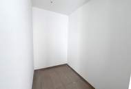 Erstbezug !! Traumhafte Doppelhaushälfte , Wohnkeller mit Garten und 2 Stellplätzen!