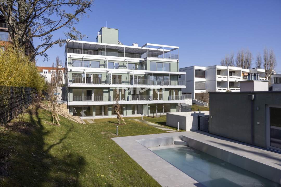 Luxus in den Weinbergen! Exklusive Erstbezug Gartenwohnung mit privatem Pool und Poolhaus!