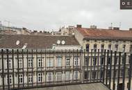 / 2 ZIMMER / U-BAHN NÄHE / BALKON / DACHGESCHOSS / MODERNE AUSSTATTUNG / VERFÜGBAR AB SOFORT