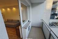 Renovierte großzügige 2 Zimmer Loggia Wohnung mit KFZ Abstellplatz inkl.